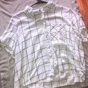 Cute airy cropped tee